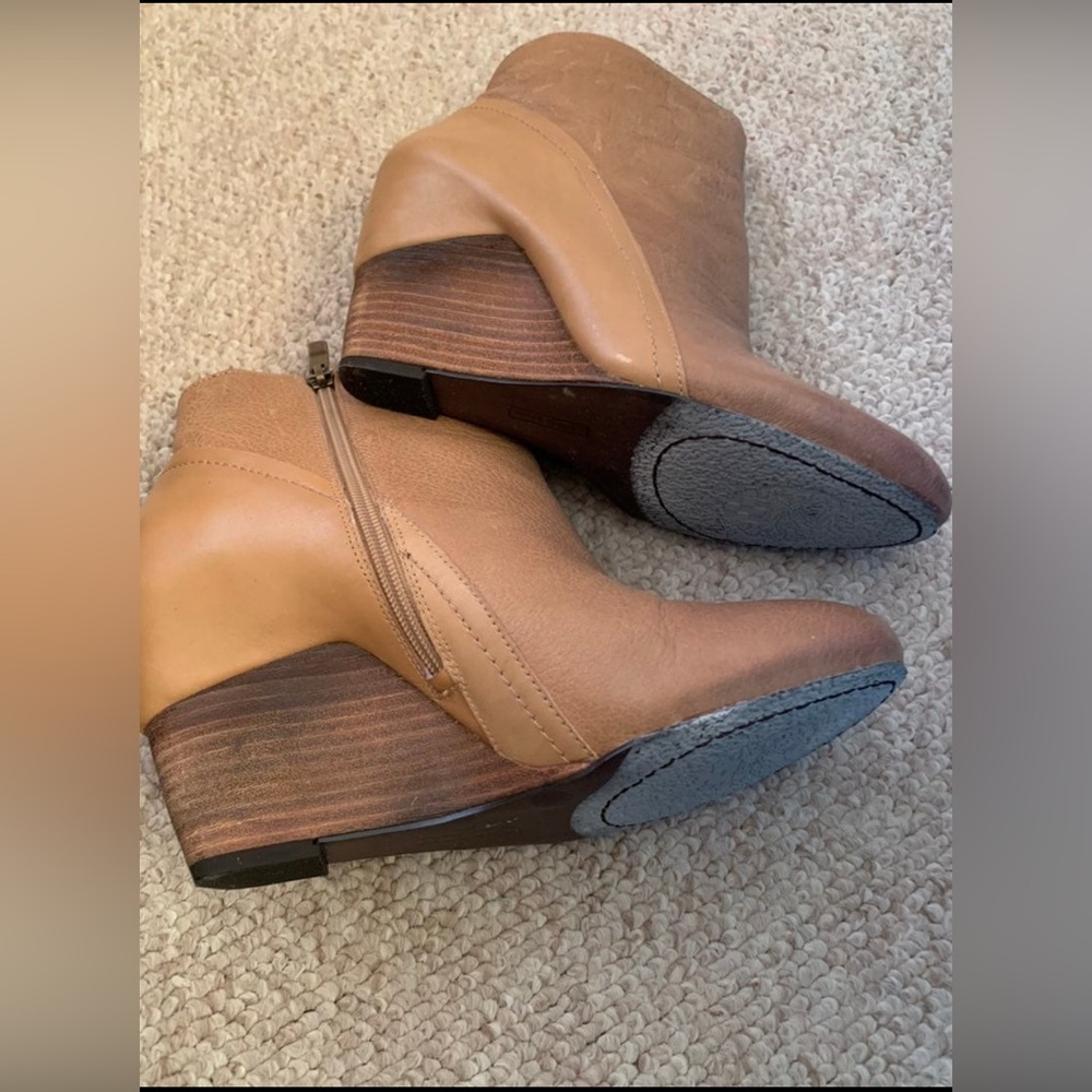 Vince Camuto VC-Kasi Tan Leather Ankle Wedge Bootie Zip Round Toe 10 M